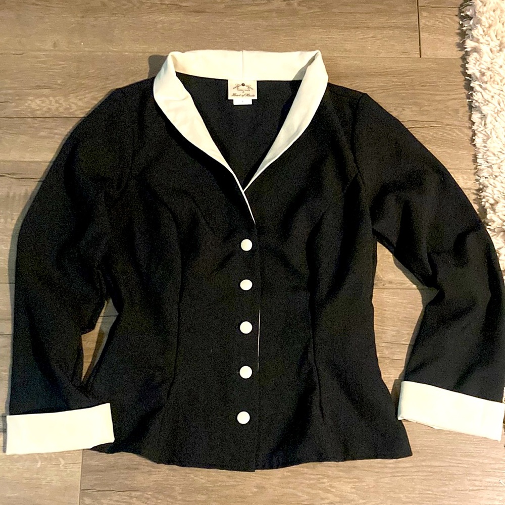 Heart of Haute black and cream blazer in EUC